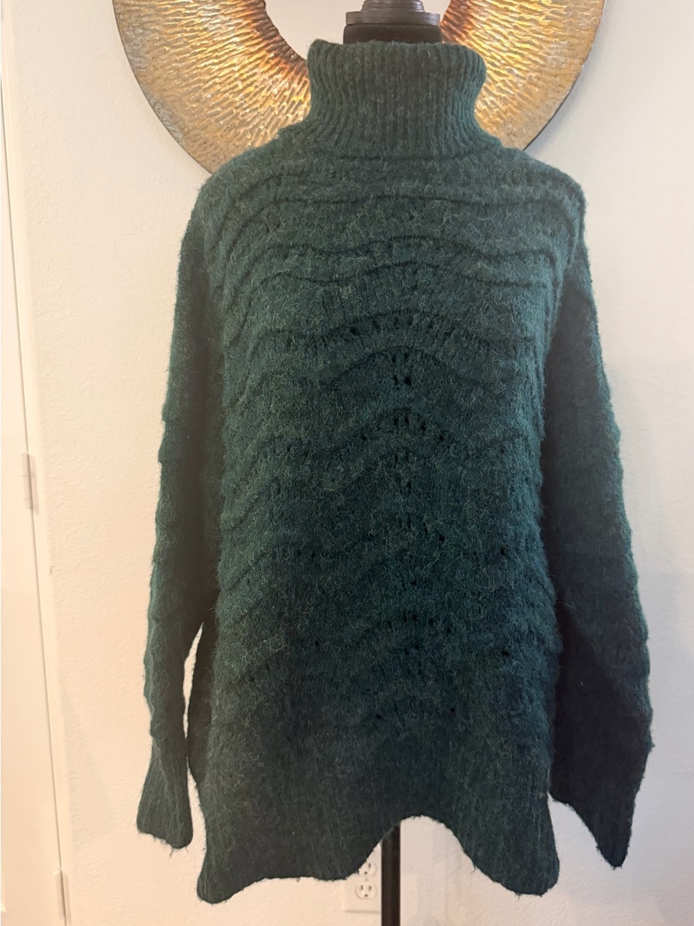 Cozy Turtleneck Cable Knit Sweater - Hunter Green